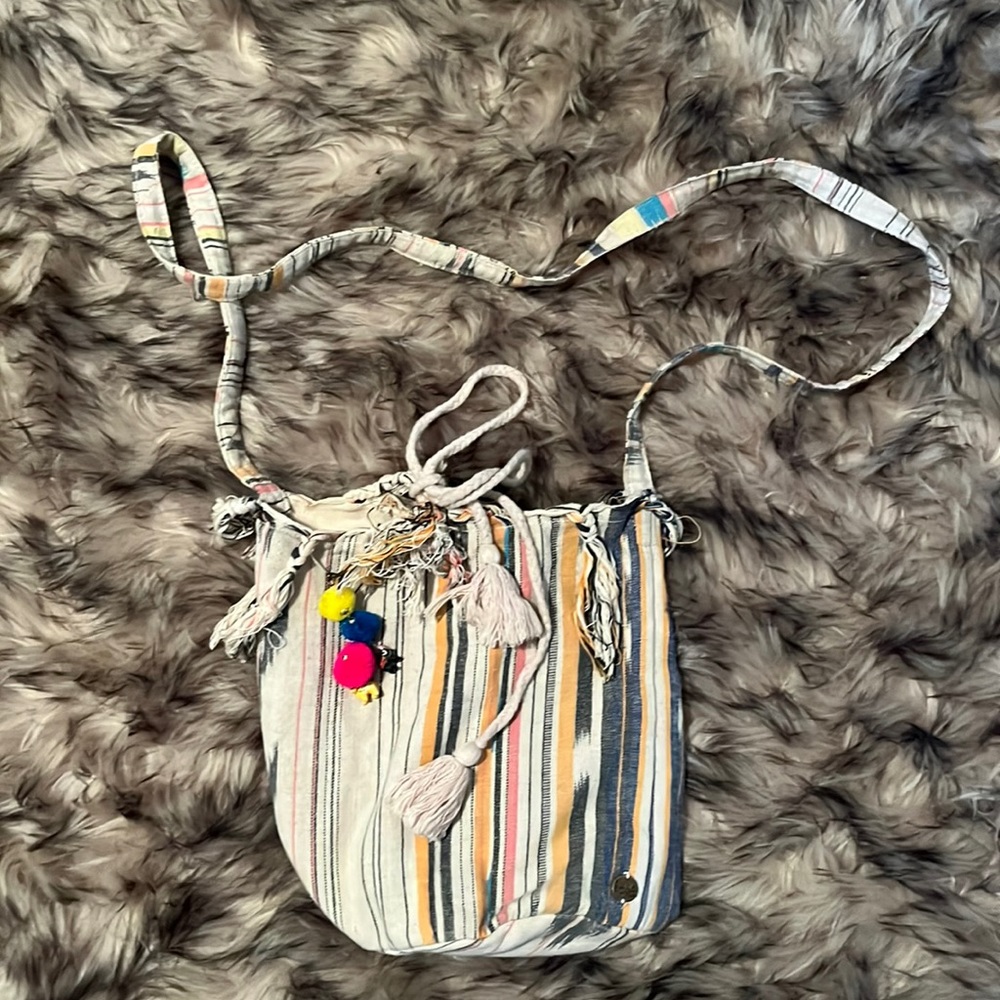 Billabong - Cloth Bucket Bag